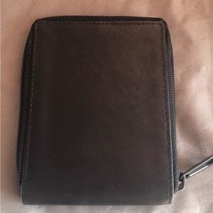 Zipper leather wallet